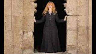 Loreena McKennitt- Beneath a Phrygian Sky