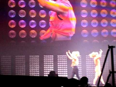 110611 SMTown live in Paris - Dance Break