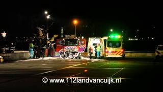 preview picture of video 'Hulpdiensten zoeken naar auto in Maas bij Cuijk'