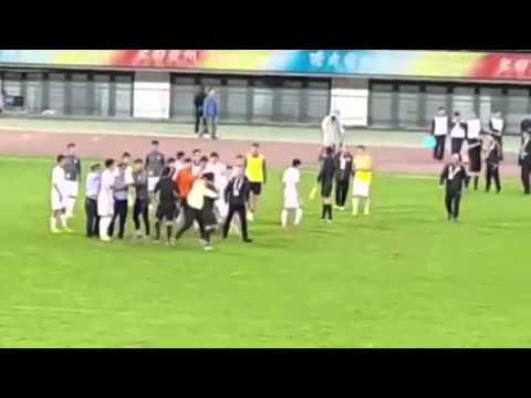Chinese Super League referee assaults Brazilian coach Cuca