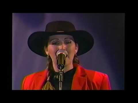 Alicia Villarreal   Amiga Mía  ( Official Music Video )