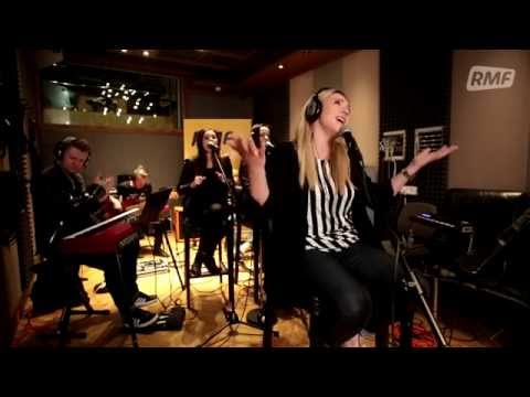 Kasia Cerekwicka - Happy (Poplista Plus Live Sessions)