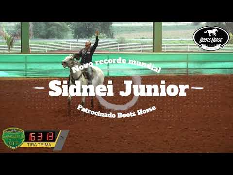 O Fenômeno Sidnei Júnior quebra mais uma vez o Recorde Mundial dos Três Tambores.