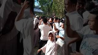 preview picture of video 'Ust.abdul Somad's visit to the tomb of Hamzah Fansuri  district of Bureng, Subulussalam city 2018'