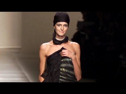 Givenchy Haute Couture Spring/Summer 2002