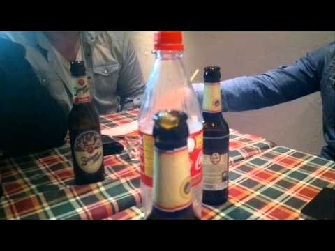 Wie ein Eiswürfel in die Bierflasche kommt