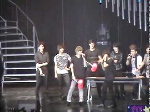 ‪Super junior 2nd Fanmeeting‬‏_fancam_ 100523 Super junior during the game
