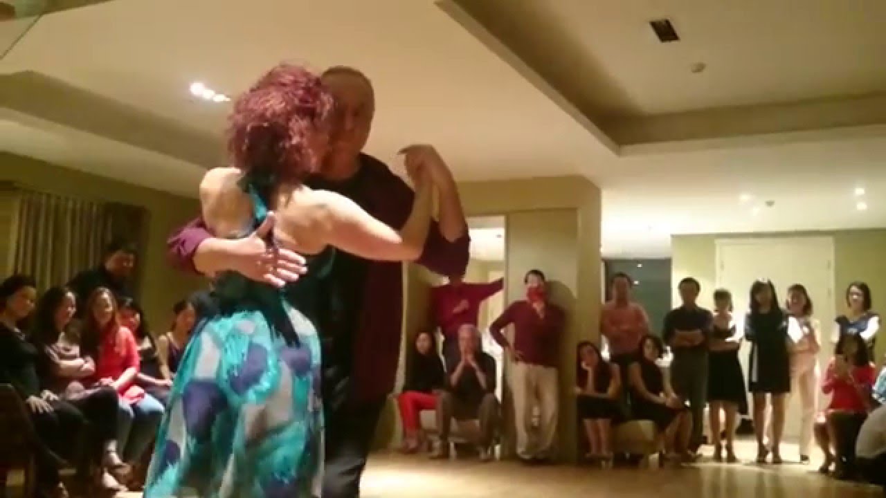 Bahia Blanca-Carlos di Sarli :ms.Marcela Szurkalo&mr.Silverio Valeriani - Milonga HaNoi-VN 17/1/2016