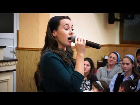 Diana Buble - Drag prieten care canti vesel in credinta | Video