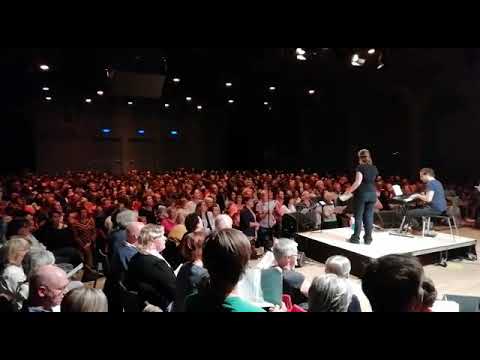 Allez, Chantez! Gent sings 'Wrecking ball' (Miley Cyrus) with 750 people
