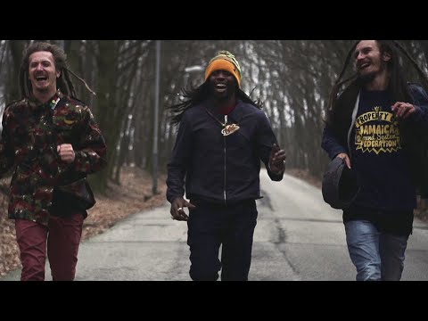 Medial Banana - Give Thanks ft. Deadly Hunta (OFFICIAL VIDEO)