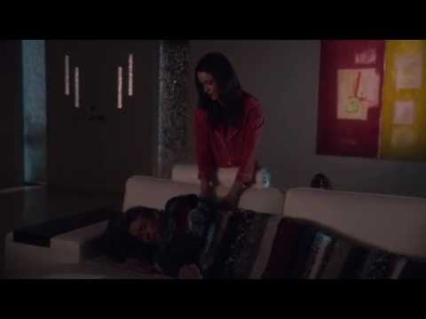 The Mentalist 6x16-Lisbon covers up Jane with a blanket