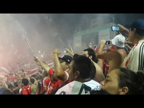 "Independiente - racing 30-01-2017, recibimiento del rojo" Barra: La Barra del Rojo • Club: Independiente