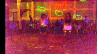 preview picture of video 'Chicas de IV de Medicina de URACCAN bailando.'