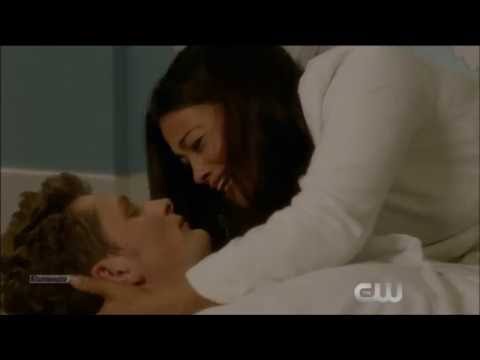 Jane the Virgin  3X01 "Chapter Forty-Five" (Oct.17th)