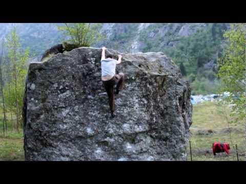 Masso del Campeggio Blocco 4 San Martino 6c