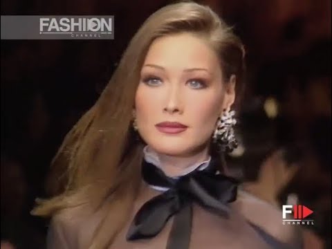 VALENTINO Fall Winter 1992 1993 Paris - Fashion Channel