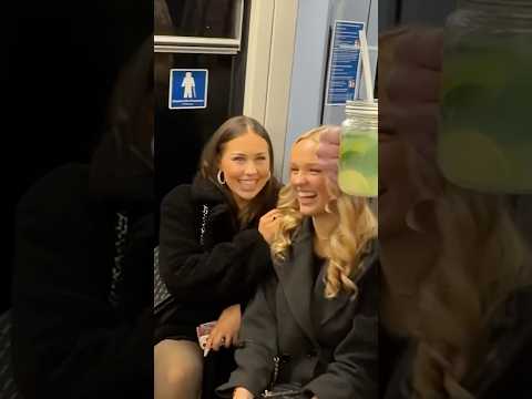 Sie kannten meinen Song 🥰🌴 #streetmusic #publicreaction #newmusic #paradies #cellarkid Vocals: AI