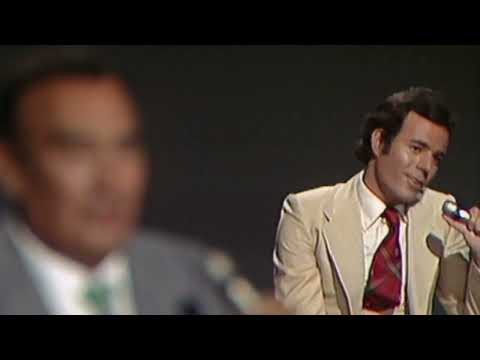 Julio Iglesias, Pedro Vargas - De Un Mundo Raro (Video Oficial)