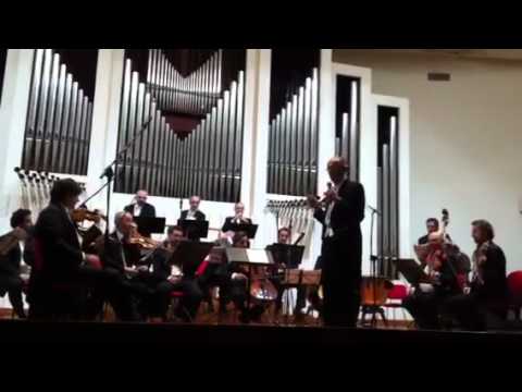 Claudio Scimone introduce J.S.Bach: Suites per tre trombe e