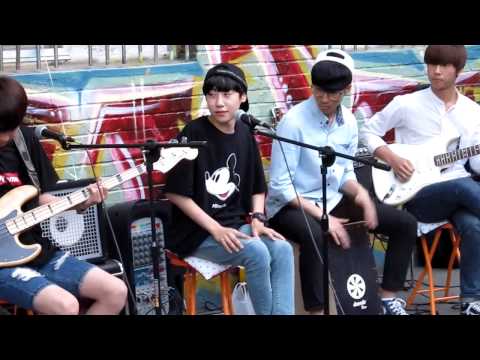 150523 MAS0094 홍대버스킹 - Chicken