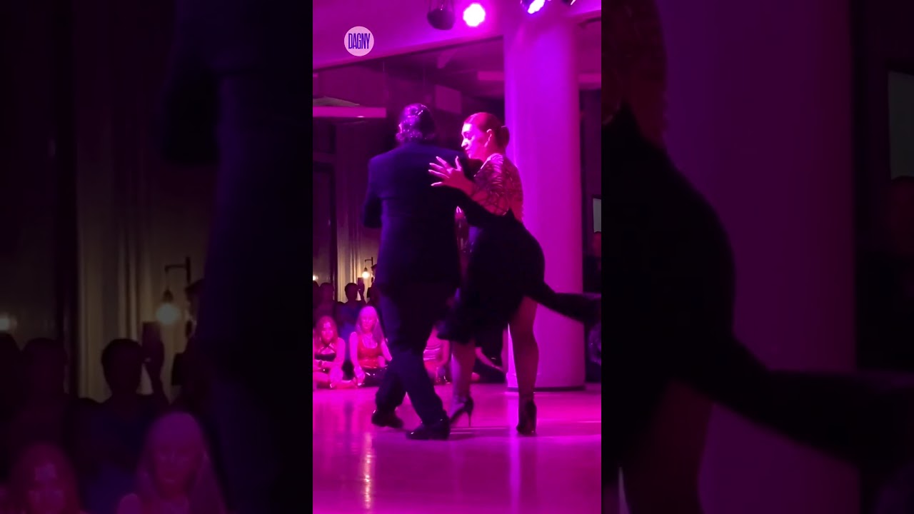 Ariadna Naveira & Fernando Sánchez Argentine tango to "Noches de Colón" by Ricardo Tanturi (11/11)