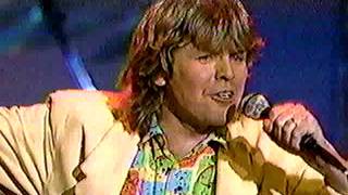 PETER NOONE(HERMAN'S HERMITS- LIVE VIDEO CLIP)- "WONDERFUL WORLD"(LYRICS)