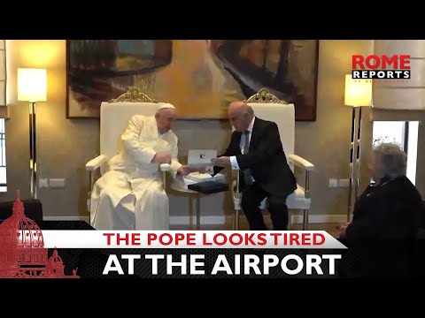 #PopeFrancis uses elevator to board flight back to Rome from Malta
