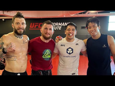 朝倉海が元UFCフライ級王者のブランドン・モレノとスパーリング #rizin #mma #shorts #朝倉海 #ufc #brandonmoreno