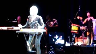 RAIN ON ME / TIME AFTER TIME - CYNDI LAUPER - Porto Alegre - Brasil - 01/03/2011