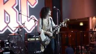 Conny Bloom (Electric Boys) - Bad Motherfunker (live solo MOR cruise 2016)