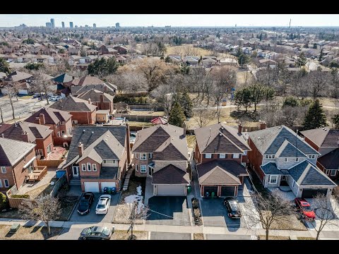 15 Lord Simcoe Drive, Brampton Home - Real Estate Properties