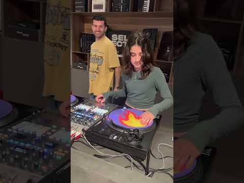 Scratching with Legendary Dj A-Trak 🔥🔥🔥 #scratch #djmichelle #atrak