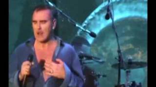 Morrissey - 15 Trouble Loves Me (Benicassim 06)