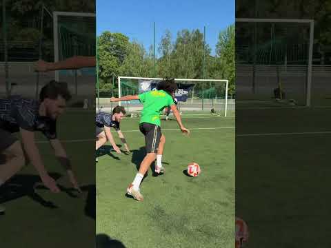 Il la mélanger quand même 😱🤦🏽‍♂️🔥 #jnk #football #1v1 #foot #skills #tcheksplay #footballskills