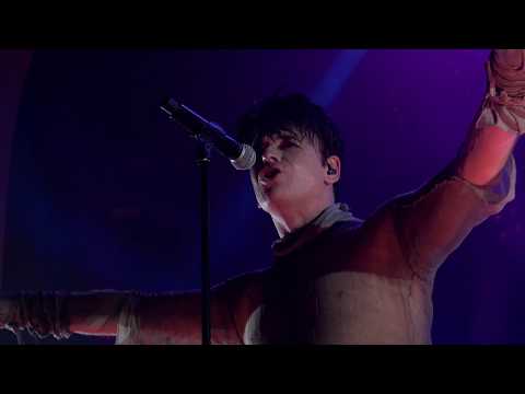 Videoclip de Cars (Live at Brixton Academy) — Gary Numan