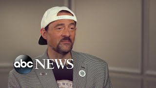 How ‘Clerks III’ director Kevin Smith incorporates his life into films | ABCNL video