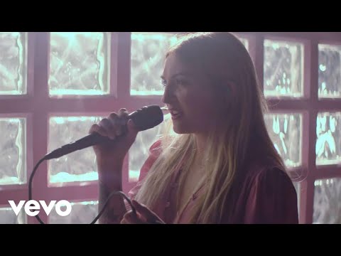 Julia Michaels - Uh Huh (Stripped) (Vevo LIFT)