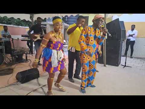 Wow so Adu Kwasi is the owner of this song? Watch great performance with Odehyie Keff