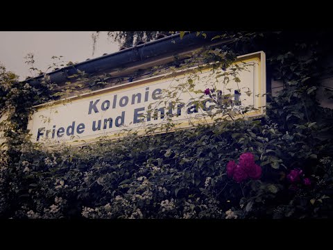 tiefblau - mit geschlossenen Augen