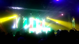 Manufactured Superstars - Bloody Beetroots - Keep On Dancing (Whiiite Remix)