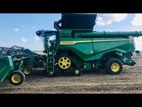 John Deere X9 1100 Combine In England
