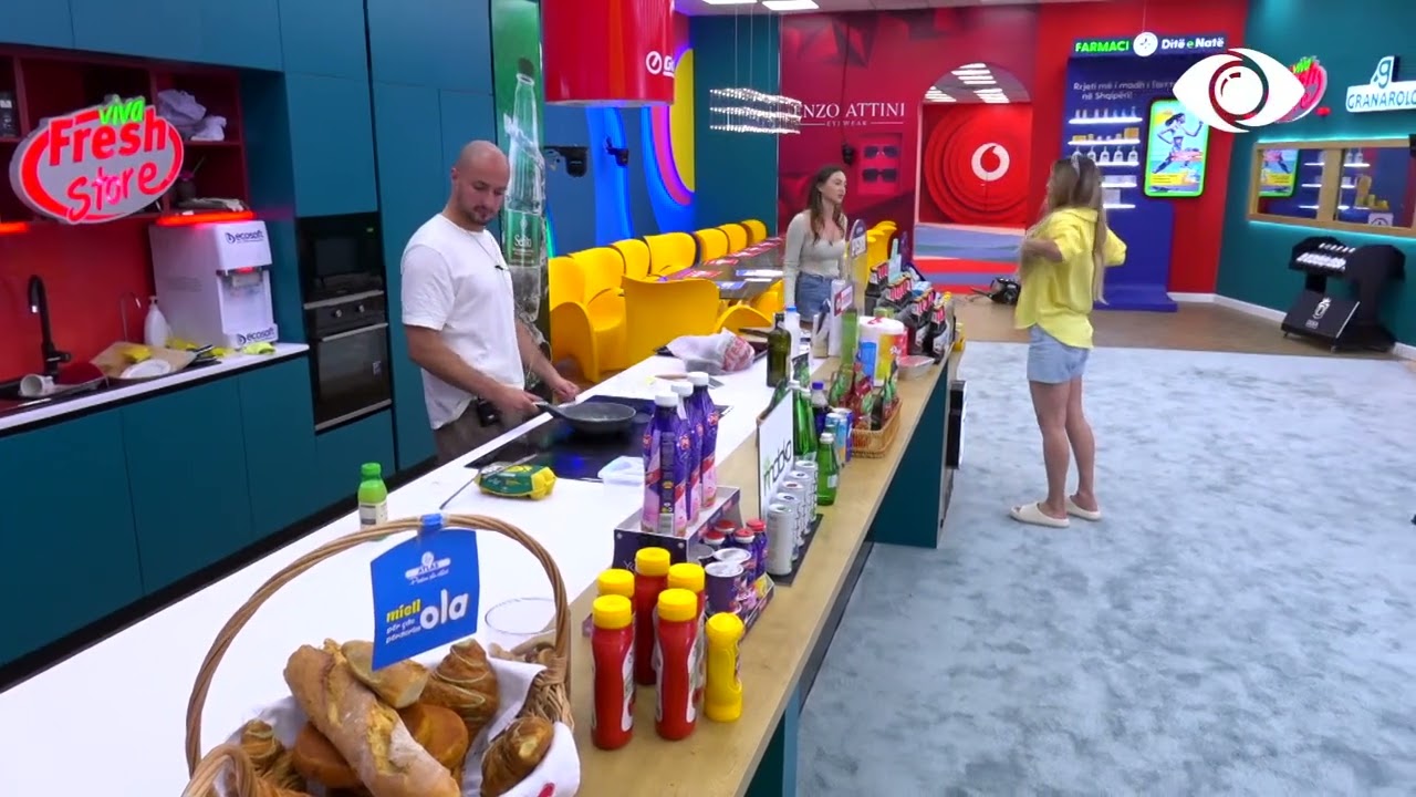 Kristi harron mikrofonin fikur/ Debat i ashpër me 'Qeverinë'