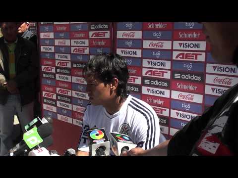 Atención a la prensa de Ricardo Mazacotte en La Paz 22-05-2012)