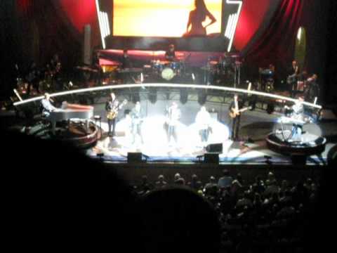 Videoclip de The Little Girl I Once Knew (Live/2012) — The Beach Boys