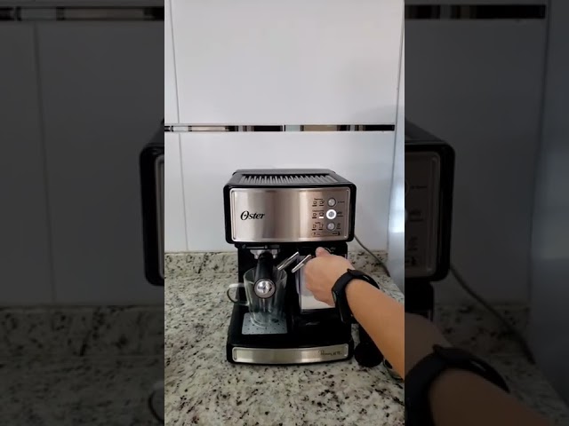 Vídeo relacionado con Breville Prima Latte Cafetera Espresso de Un Solo Toque | Espumador de Leche Automático | Máquina de Café para Capuchinos, Lattes y Más | Bomba Italiana de 15 Bares | Negro | VCF183X