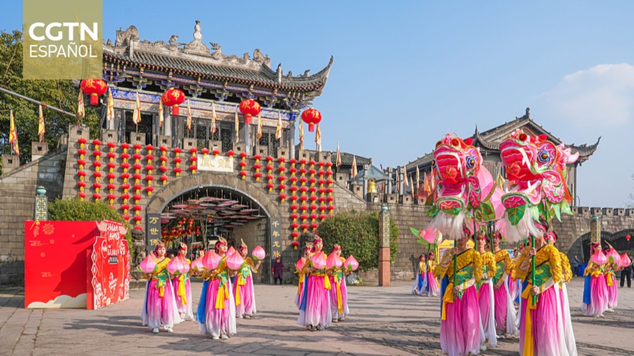 Continúan las celebraciones en toda China en el tercer día de festividades