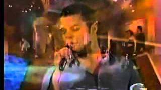 Ricky Martin - Solo Quiero Amarte (en vivo).flv