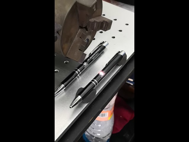 Vídeo relacionado con Bolígrafo Parker Jotter Bond Street personalizado + caja de regalo | Diseñe un regalo realmente único | Grabado con láser - azul
