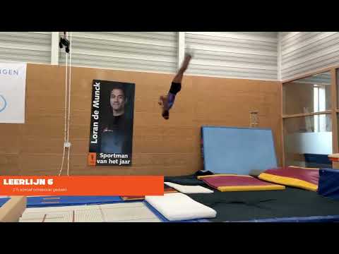 leerlijn 6 trampoline 2 1/2 schroef achterover gestrekt